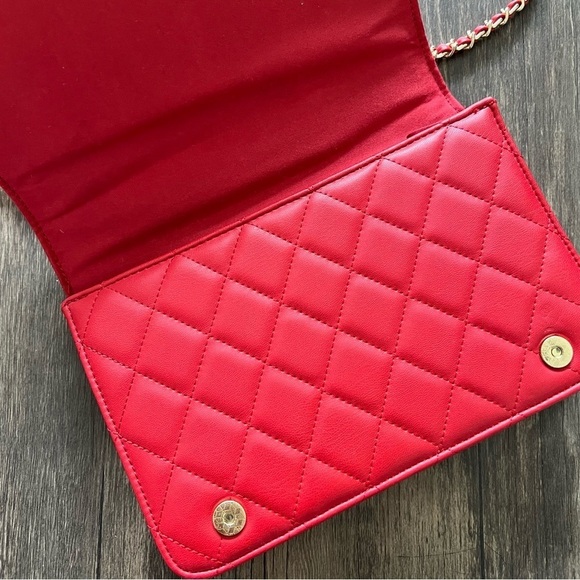 Forever 21 Red Quilted Square Crossbody Long Chain Strap Handbag Purse - Picture 4 of 12